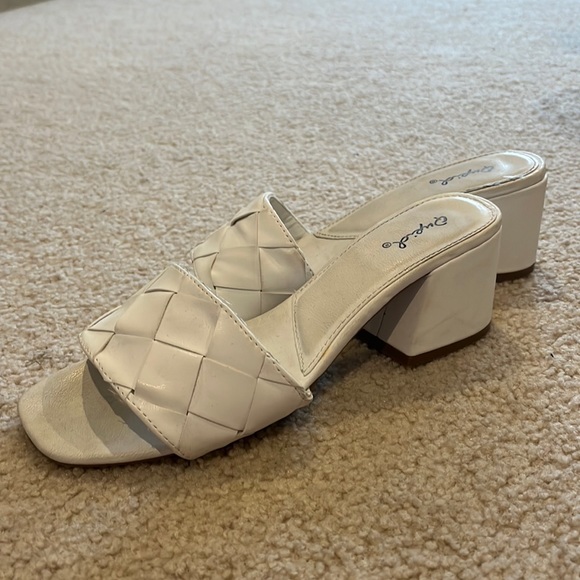 Kitten heels size 8 - Picture 1 of 1